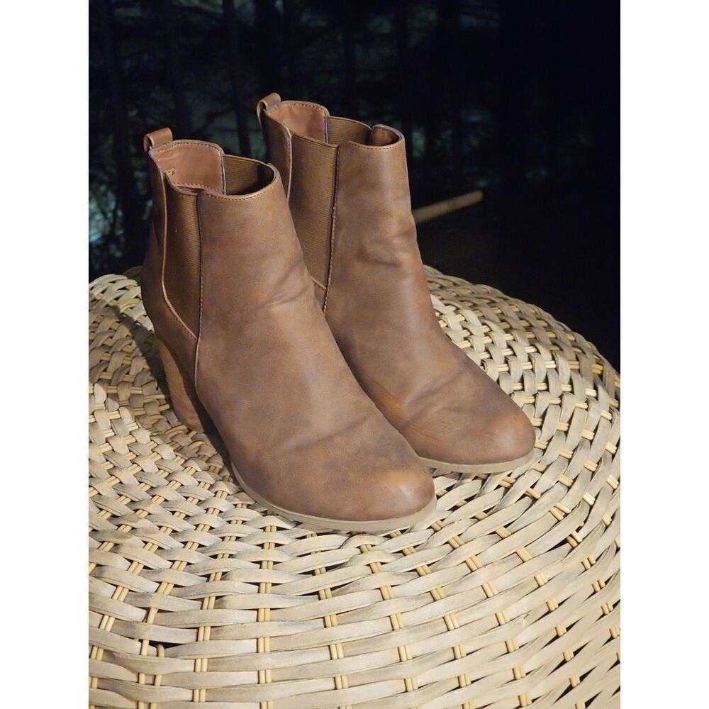 Madden Girl Brown Denver Chelsea Round Toe Heel Ankle Boots Booties Size 8.5